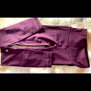 Lululemon Zoned in Tight 27” in Cassis